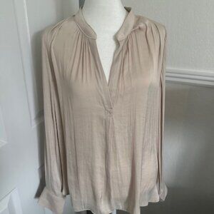 Reset by Jane Lindsay long sleeve sliky fabric long sleeve cream/ivory blouse!